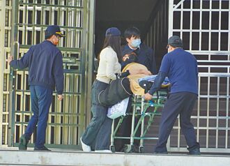 筹到1200万 林明佐交保躺着离开