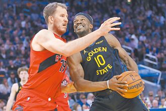 NBA》柯瑞重摔傷退 巴特勒挺身屠龍