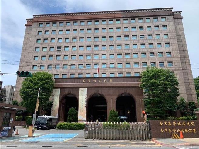 余姓男子去年不满一名女子带未成年儿子在基隆车站内全家便利商店内喧闹嬉戏，2度对母子出言恐吓「林北一定打你」、「我一定揍你」等语，导致母子心生畏惧报案。基隆地院判处拘役40日，可易科罚金。（徐佑升摄）