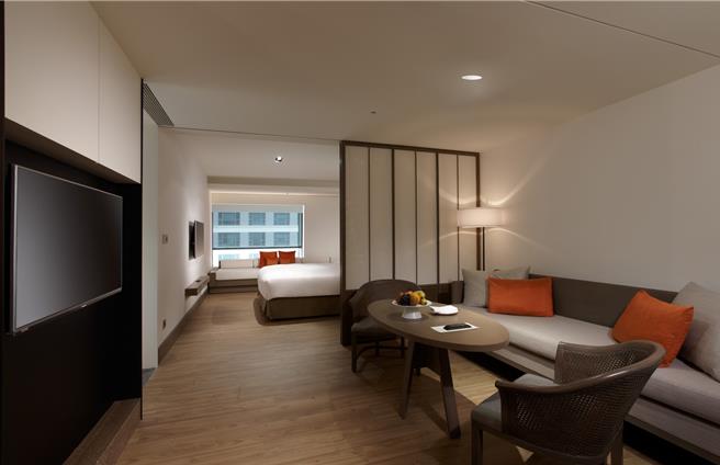 FOCASA《几米男孩的100次勇敢》指定日住房专案，结合表演欣赏、住宿、餐点与接驳服务的完整体验。（图／台南晶英酒店）