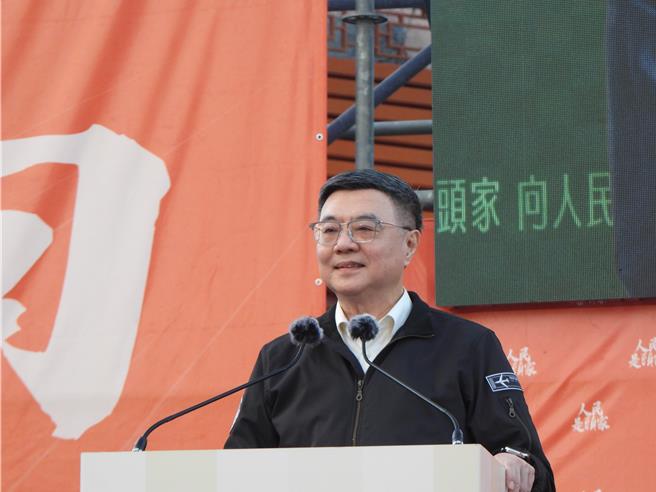 行政院長卓榮泰指藍白亂山預算，要大家一起救國家。（王志偉攝）