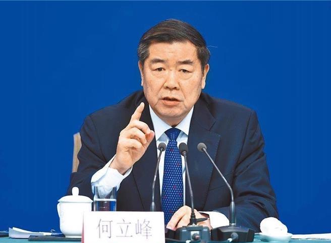 大陆国务院副总理何立峰22日在北京会见美国共和党参议员戴恩斯。（中新社资料照）