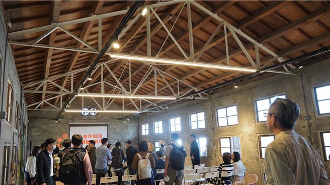 「桔屋—集吉屋」原为閒置柑橘资材室，现活化再利用成为资源回收中心兼环保教室。（宝智华摄）