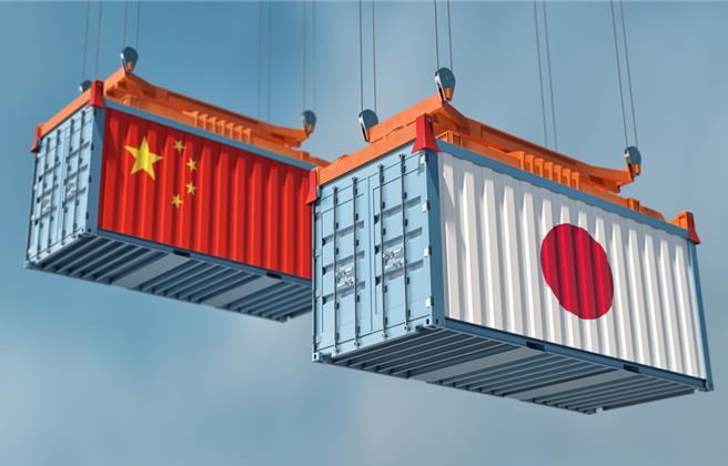 大陆外长王毅22日在东京与日本外相岩屋毅共同主持召开第6次中日经济高层对话。（示意图：shutterstock／达志）