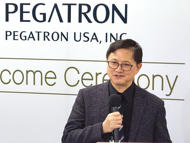 和碩董事長童子賢表示，認同伺服器市場潛力無限，但他也認為，產業是流動的，可能三年後，整個產業焦點又會從伺服器轉向至其他邊緣裝置或新應用。圖／楊絡懸