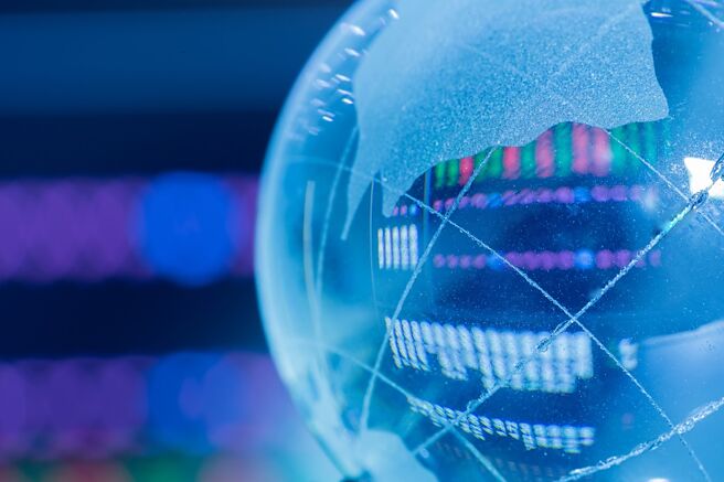 未來投資新焦點是主題式與國際化，以及話題性高的主動式ETF。圖／FreePik