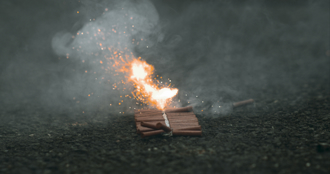 護理師祭改「開腳跨鞭炮」 害3度燒傷流產！廟方要賠99萬