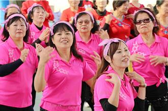 民雄鄉10社區舞蹈班合體跳「台灣尚勇」 展現自信女力