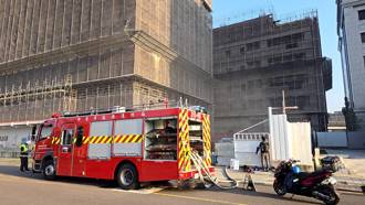 新庄新建案地下车道起火　消防获报到场射水抢救