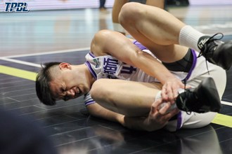 TPBL》盧冠軒右踝骨折整季報銷 攻城獅「暗諷」夢想家重視球員安全