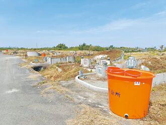 防清明燒墓 斗六備水桶待命