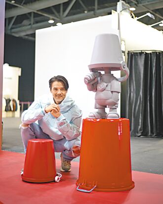 馮德倫打造動漫聯名公仔 舒淇發文放閃