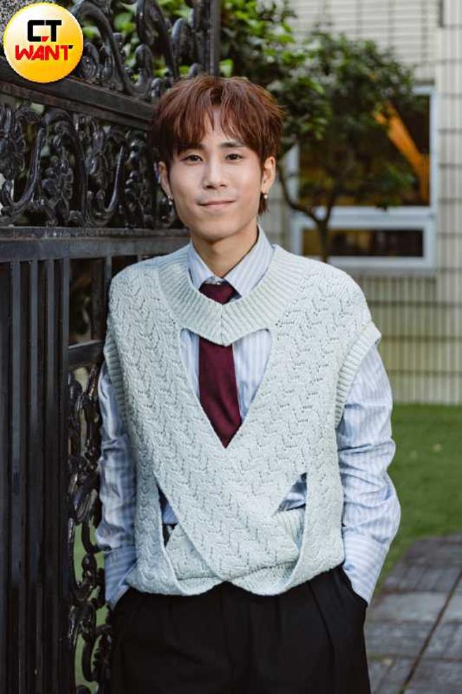 在導演的詢問下，片山凉太為《富都青年》創作主題曲及配樂。（圖／楊澍攝）