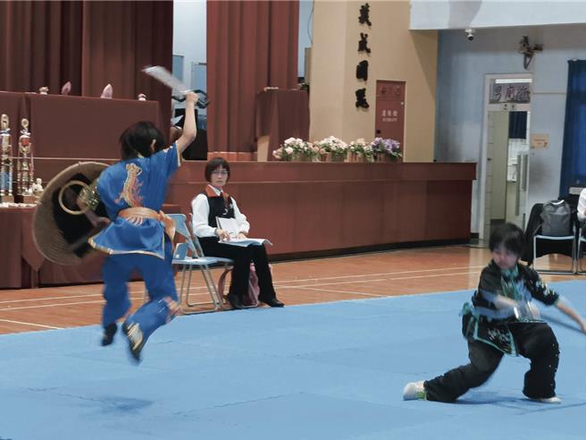 彰化县教育杯国术锦标赛今（23）日在南兴国小登场，吸引全县35所学校、201位选手报名参赛。（叶静美摄）