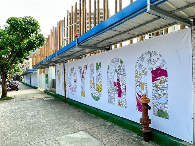 桃园市出手订定「工地围篱设计标准规范」，统一施工围篱高度、材质和警示准则，并要求道路转角要透空。(建管处提供／蔡依珍桃园传真)