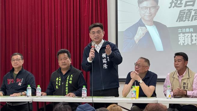 今（23）日下午立委赖瑞隆举办「挺台湾顾高雄」宣讲，包括立委邱议莹、许智杰皆受邀，但独缺立委林岱桦。（柯宗纬摄）