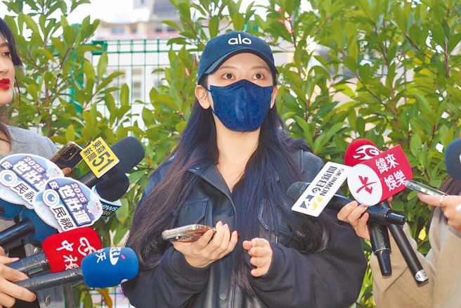 蔡瑞雪日前亲赴派出所报警。（图／池宗玲摄）