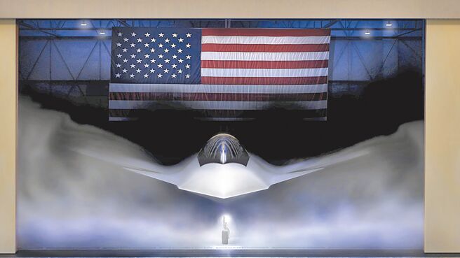 F-47战机将搭配最先进匿踪系统，在速度、机动性及载荷能力方面，远胜过其他战机。（美联社）