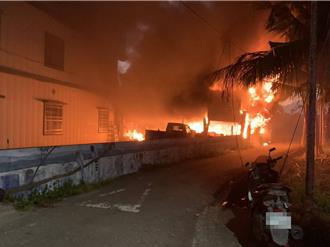 屏東竹田鐵皮屋全面燃燒   一家4人受傷送醫