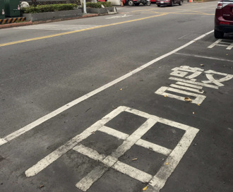 找嘸車位...議員賴清美「停進派出所車格」遭出征！狂po文戰翻