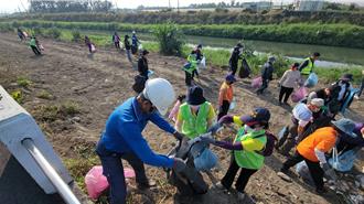 世界水資源日 屏東牛稠溪清出380公斤垃圾