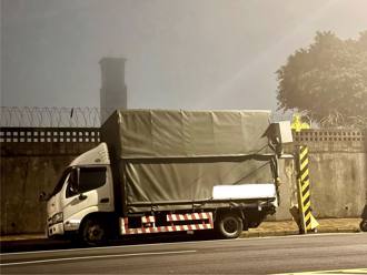 大貨車停車阻擋「測速照相機」 網友直呼：好人一生平安