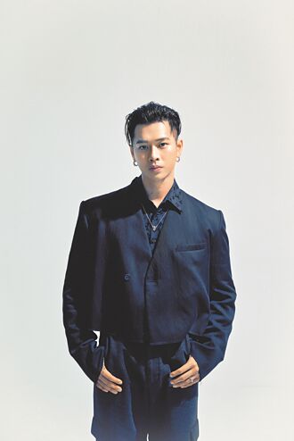 高爾宣玩遊戲壯肌大放送