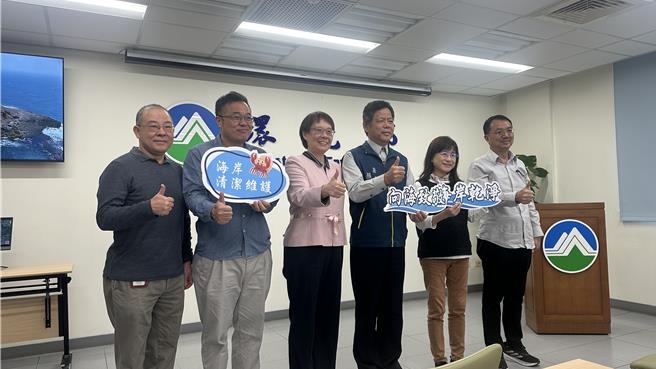 台湾海岸线连绵1990公里，而沿岸海废巡检过往以人力为主，因此具有不少难以克服的困境，对此环境部环境管理署，2024年运用无人机（UAV）结合Ai影像辨识技术，突破过往困境，人力每次仅能巡查100公尺，无人机则可达2公里，且透过AI辨识，其垃圾面积辨识精准度达人工辨识8成。（贺培晏摄）