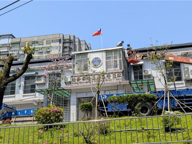 基隆监狱23日凌晨发生受刑人起床如厕时，突然倒地的事件，虽经狱方紧急送医，仍宣告不治。（张志康摄）