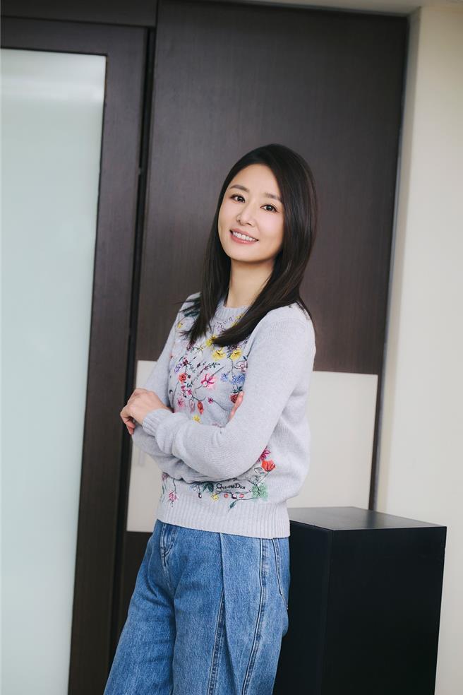 林心如打造最新戏剧作品《有爱我们床上谈》。（TVBS提供）