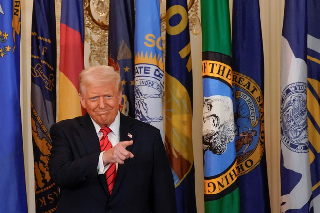 美国总统川普据传将放弃全面关税战。（图／路透社）