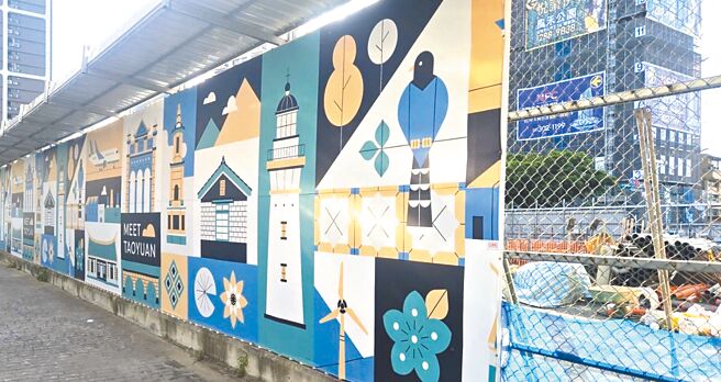 桃园市建管处订定「工地围篱设计标准规范」，统一施工围篱高度、材质和警示准则，并要求道路转角要透空，提升用路人安全。（建管处提供／蔡依珍桃园传真）