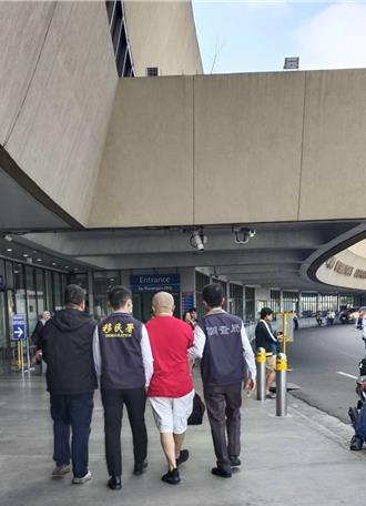 「神鬼軍官」騙388萬潛逃菲律賓！因1事拖一年 今返台歸案