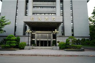 为女友出气！男打断鸡排店老板鼻梁致丧失嗅觉 判3年半定谳