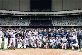 素人棒球梦想起飞 清大教授号召「顽球趣」征服台北大巨蛋