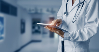 醫師娘「24小時盯哨」老公還外遇 她曝真相：別浪費生命了