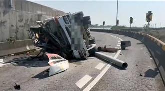 台南北門交流道死亡車禍 預拌水泥車翻覆駕駛身亡