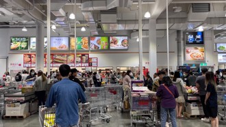 好市多饮料倒厨余桶 她被店员骂！餐饮业员工解释了