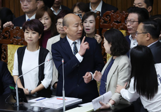 韓國瑜挨批濫發採訪證  立院公布歷屆數據打臉綠營