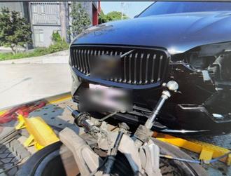 又是輔助駕駛！ 國道1楊梅路段小客車衝撞工程車