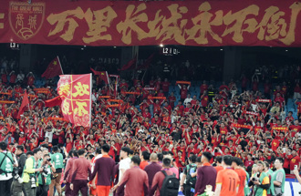 足球》7萬球迷助威 陸國足0-2不敵澳大利亞無緣直通世界盃