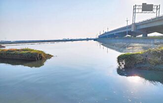 台西護岸潰堤 淹沒20公頃魚塭