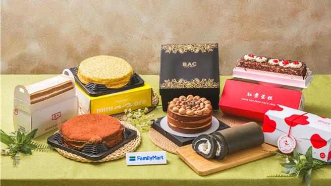 搶攻母親節商機，全家FamiPort預購開跑，集結台灣老字號蛋糕品牌「紅葉蛋糕」等名店，一指下單輕鬆配到家。（全家提供／朱世凱台北傳真）