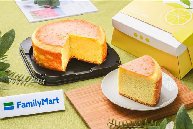 全家FamiPort母親節預購開跑，開賣甜點界香奈兒「法朋烘焙坊」的人氣商品「老奶奶檸檬蛋糕」。（全家提供／朱世凱台北傳真）