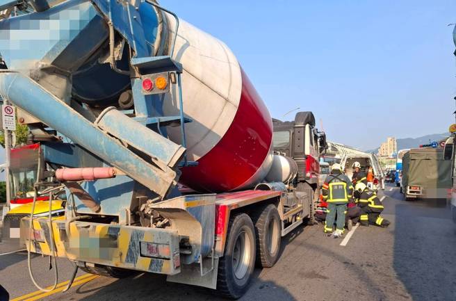 车祸现场。（翻摄画面）