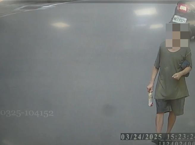 警方调阅监视器锁定男子身分。（警方提供）