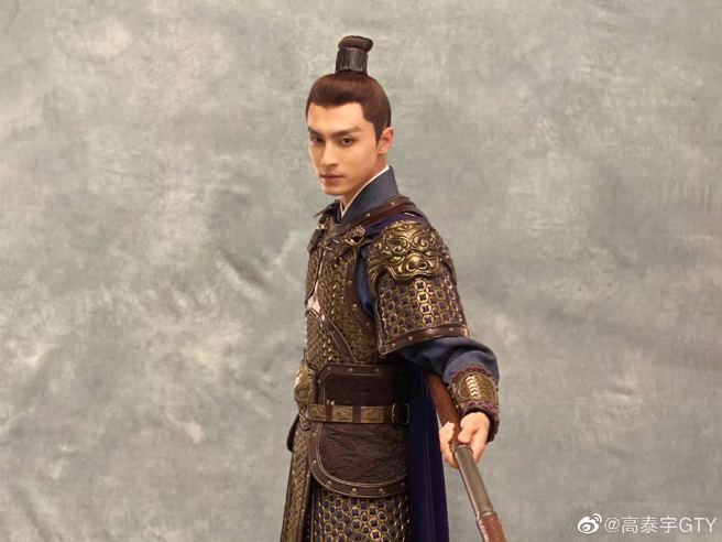 高泰宇在电视剧中《雪中悍刀》饰演寧峨眉，造型十分帅气。（图／摄自微博）