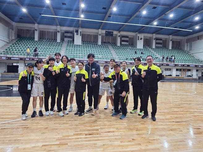 女篮队代表队。(台北市原民会提供)