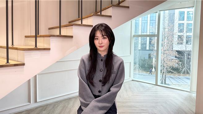 瑟琪为新专辑《Accidentally On Purpose》接受访问。（SM Entertainment提供）