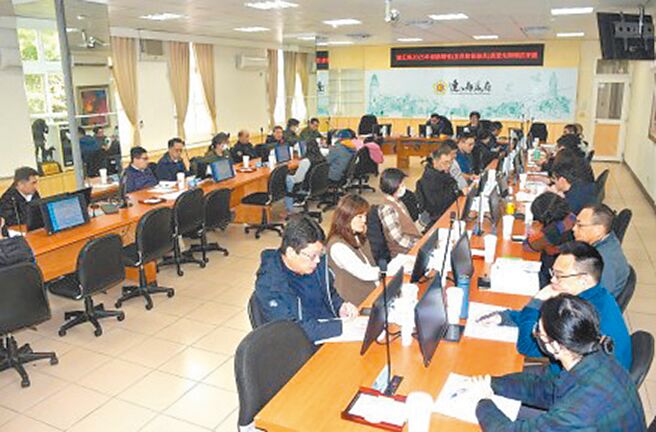 因应「2025全社会防卫韧性委员会实地演练」，连江县政府日前召开演习先期辅访协调会。（连江县政府提供／高钧麟连江传真）